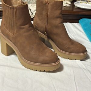 Elegant Tan Heeled Boots DV Silva Vita